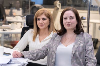 ԲՏԱ և Հեռահաղորդակցության միության ներկայացուցիչները նստած լսում են