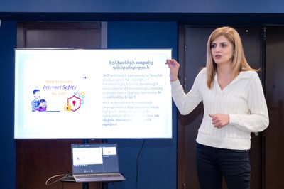 Մասնագետը ելույթ է ունենում կիբեռանվտանգության մասին