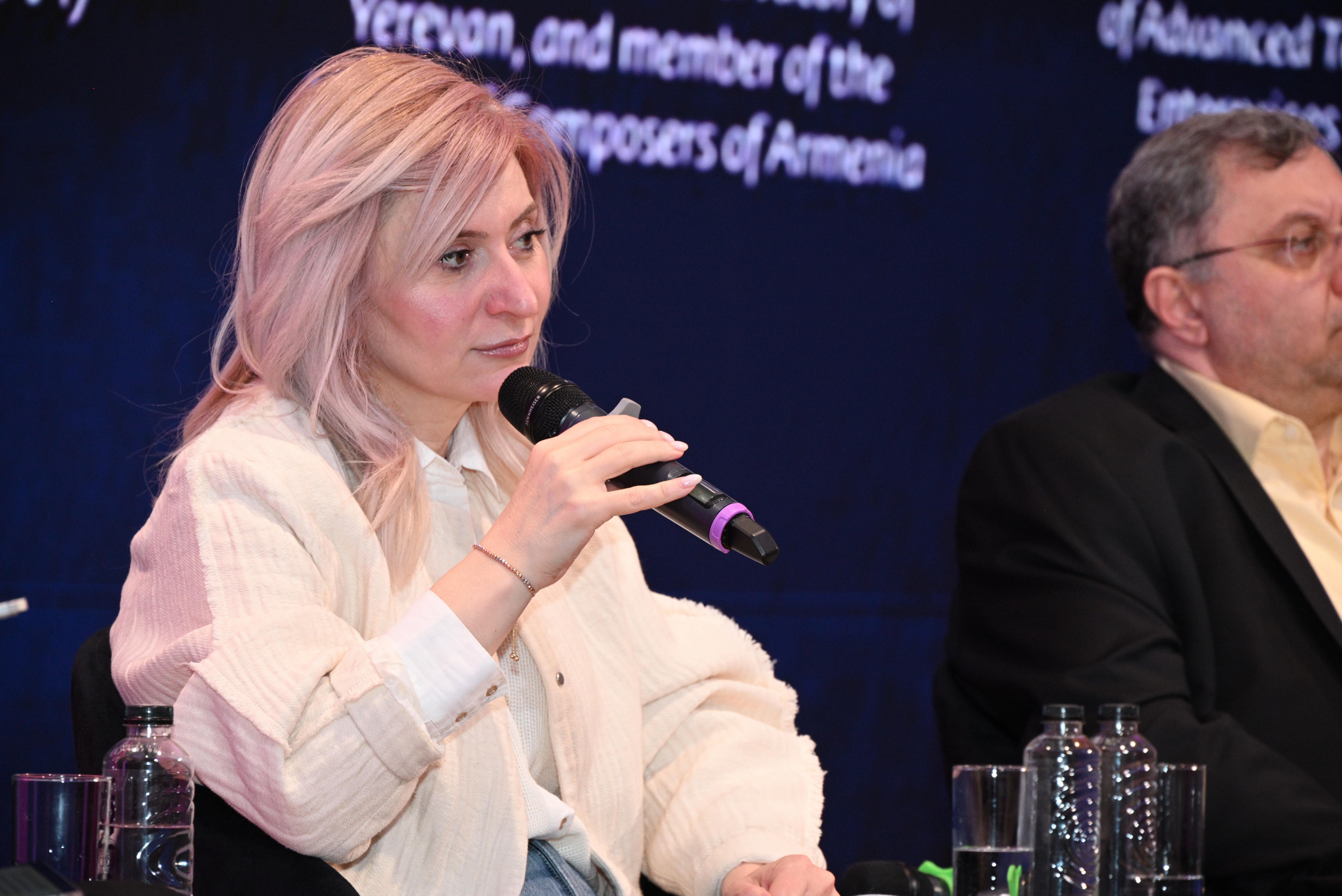 ESCS Deputi minister is speaking during the discussion