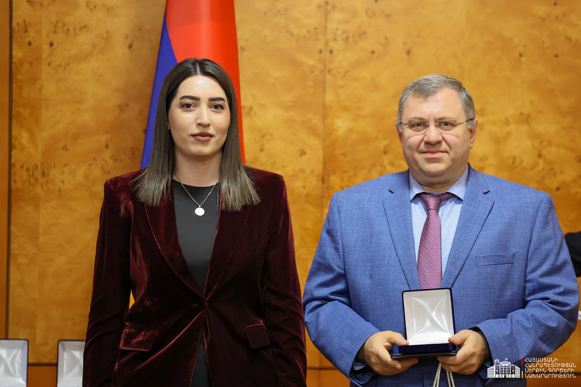 Ներքին գործերի նախարարը պարգևատրում է ՀՏՀԳ տնօրեն Ներսես Երիցյանին